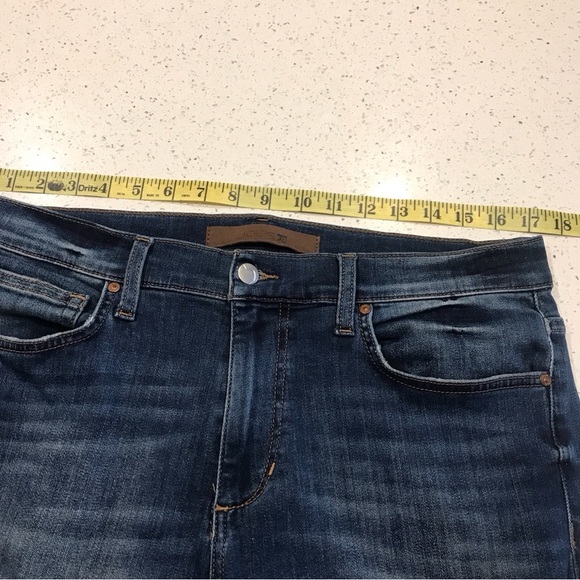 Joe’s women jeans Size 32 Dark Wash Stretch button & zip front - Picture 6 of 9